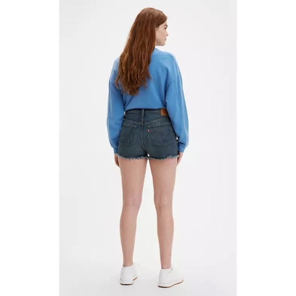 Levi’s- NWT High Waist 501 Distressed Shorts Size 25 - Picture 3 of 7